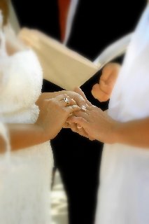 promessa di matrimonio con scambio di anelli