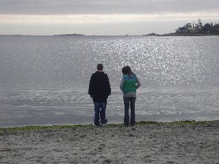 amici sulla spiaggia