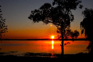 tramonto sul lago