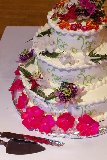 torta nuziale con fiori