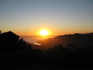 scoglio al tramonto