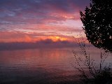 mare e cielo si fondono insieme al tramonto