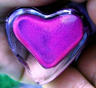 cuore viola in cuore di cristallo