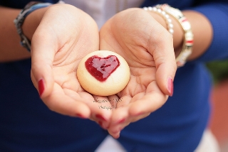 dolce cuore tra le mani