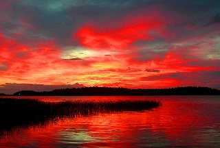 tramonto rosso mozzafiato